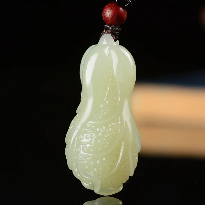 New Natural Ice Cabbage Pendant, Exquisite and Fashionable Versatile Jade Pendant