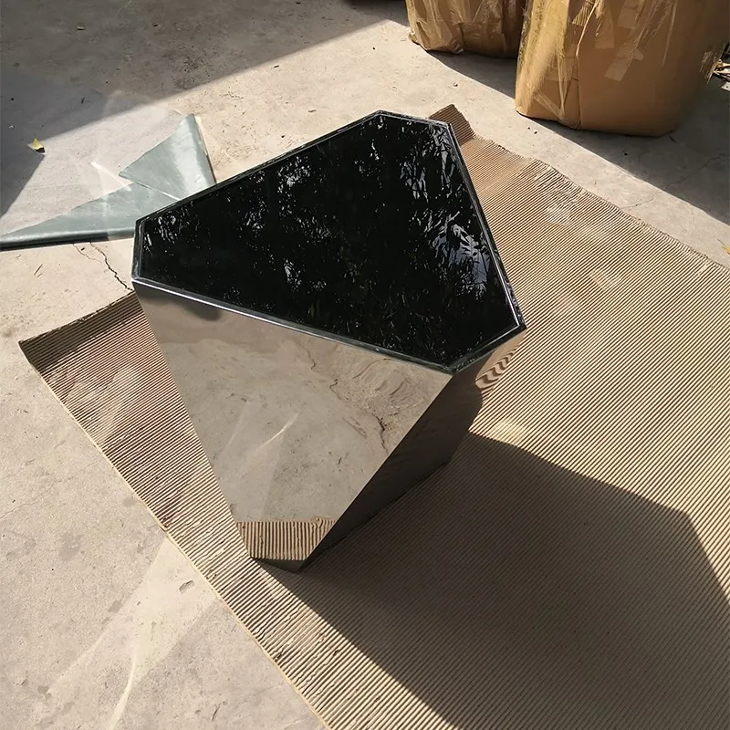 Moderner, einfacher Wohnzimmer-Ecktisch, Marmor-Sofa, kleiner Couchtisch, Internet-Promi, leichte Luxus-Persönlichkeit, rostfrei