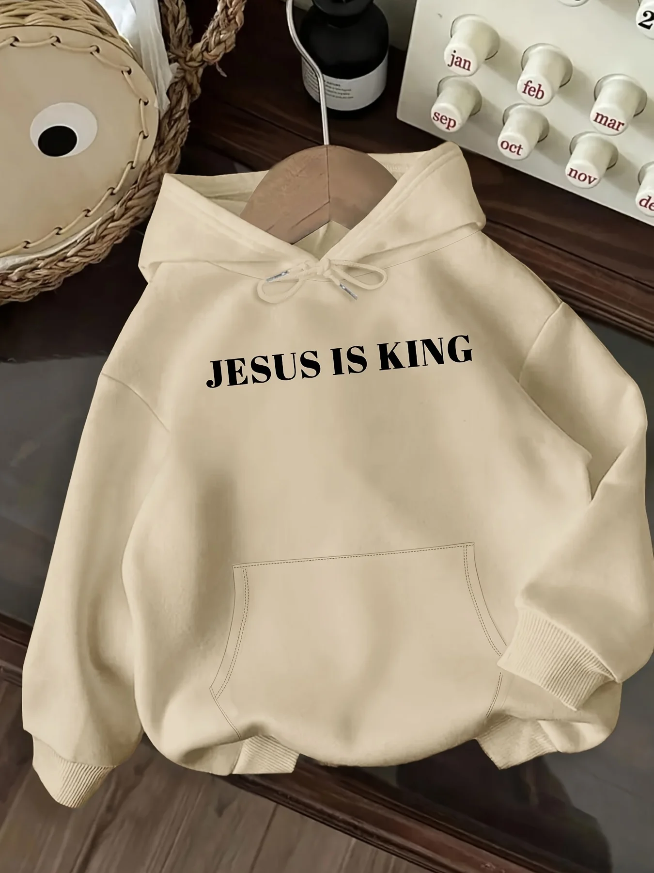 �Jesus ist König, Offenbarung 17:14“ Kapuzenpullover, Hip-Hop-Sport-Sweatshirt mit christlichem Glaubensaufdruck, beige, lässiger Pullover mit gerippten Bündchen – Detail 3