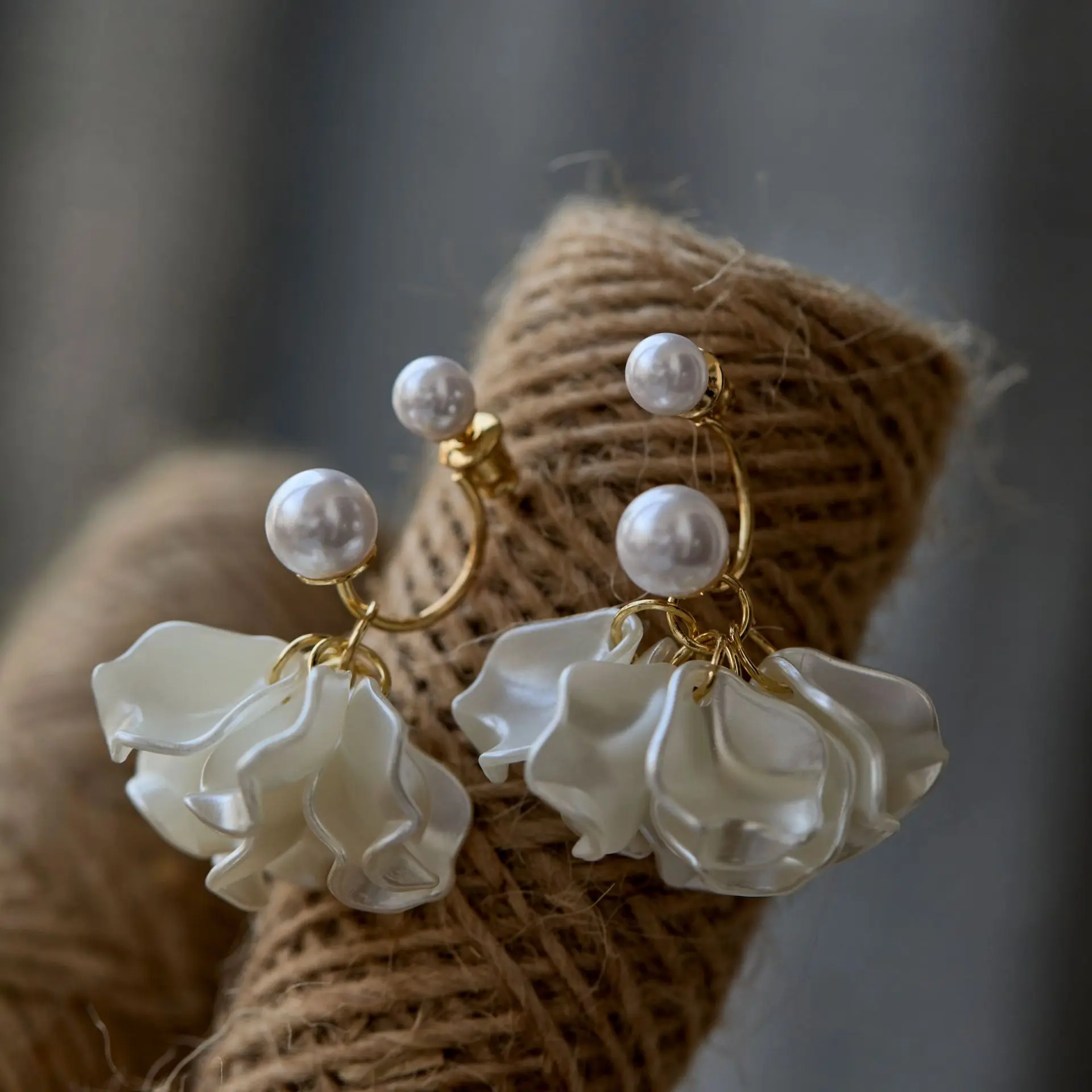 

Pearl flower-shaped earrings Mosquito coil holder configuration for Women Trendy Plant Fine Jewelry Minimalist Accessory