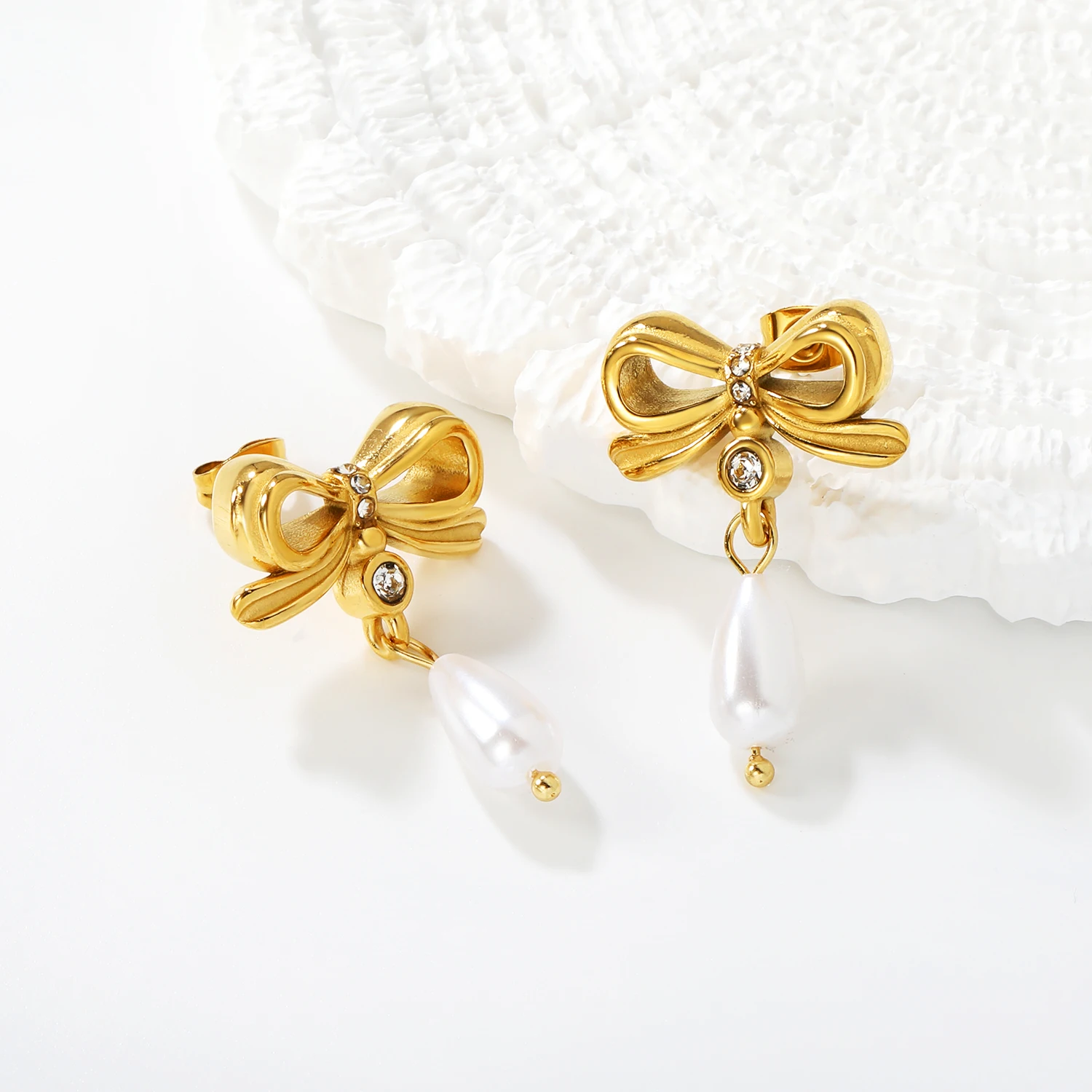 

LUXUKISSKIDS Vintage Woman Bowknot Drop Earrings with Fake Round Pearl Aesthetic Romantic Style Elegant Ladies Dangling Pendient