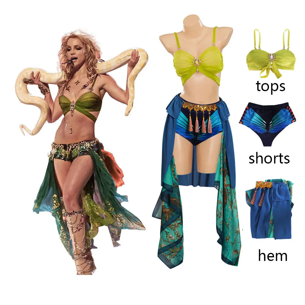 

Britney Spears performs cosplay with snakes on Halloween cosplay in cosplay costume