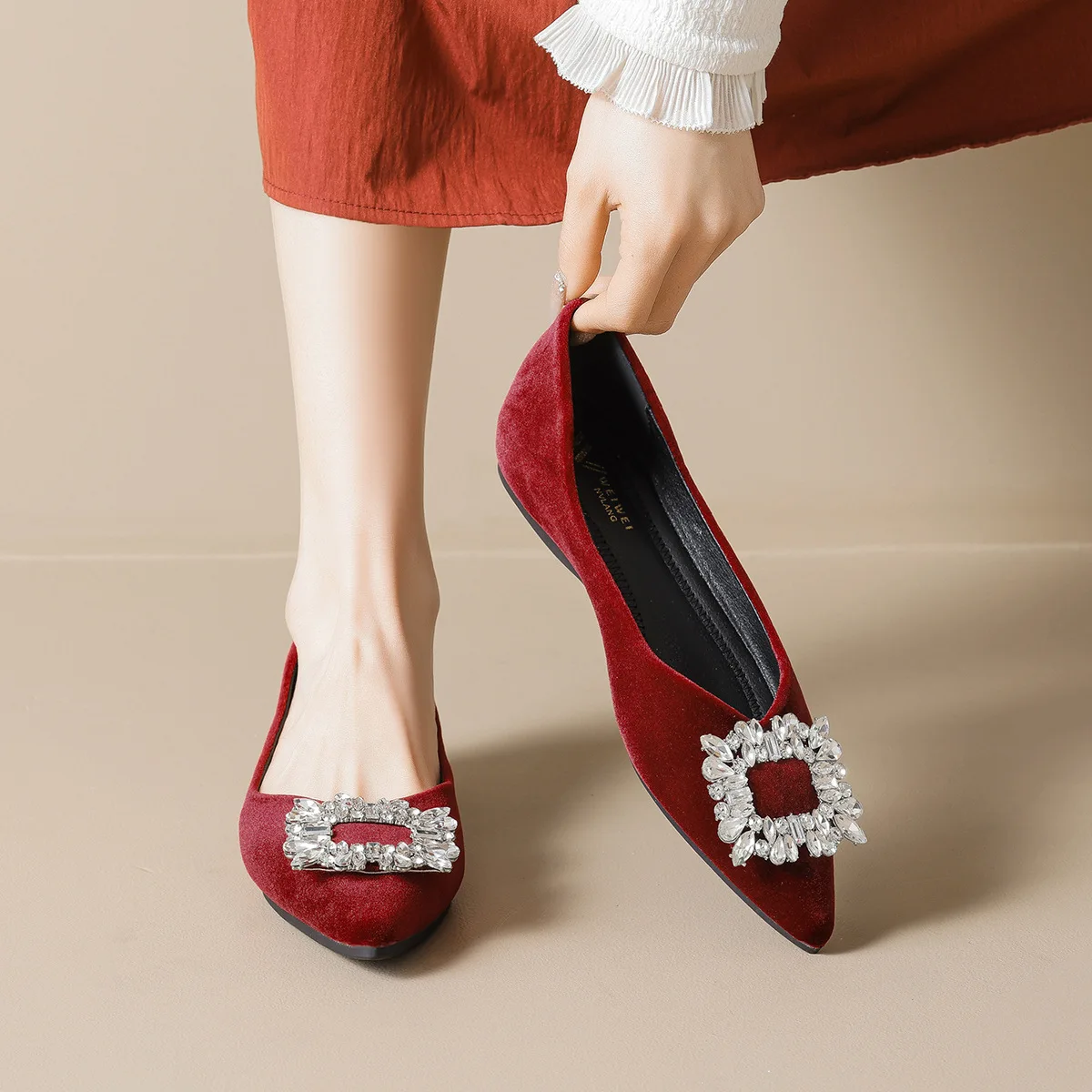 red-pointed-toe-flat-bot-slip-on-work-oes-for-women-diamond-decorated-wedding-oes-large-size-oes-for-office-use