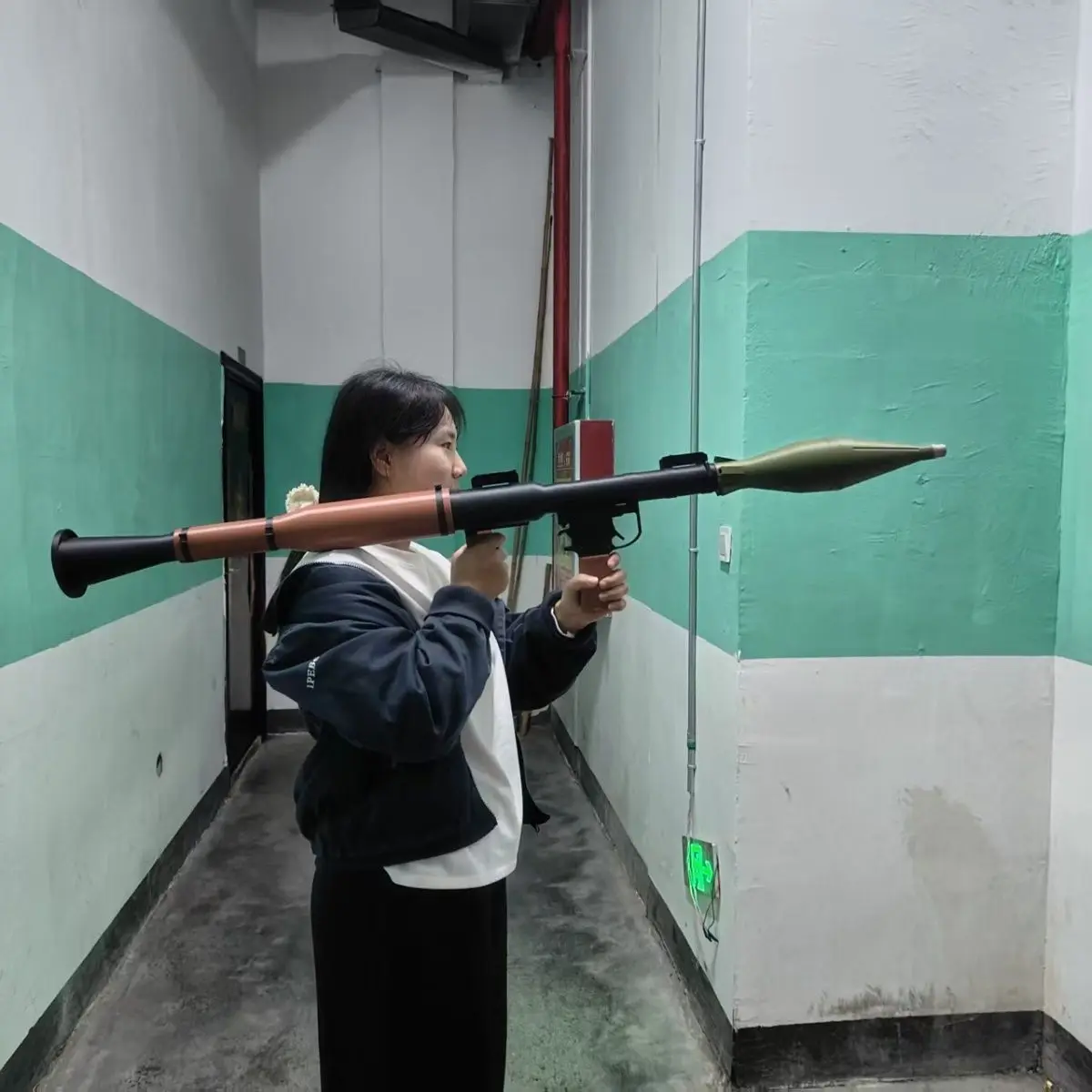 

1/1 3D Printed Soviet RPG & Chinese Type 69 Rocket Launcher Replica - Detailed Scale Model for Collector Display,Office Decor