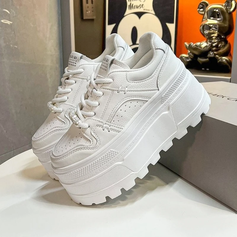 

Women 9 CM Platform Sneakers Casual Outdoor Simple Design Skateboard Comfortable Lace Up Sneakers Running Sports Shoes Female 40