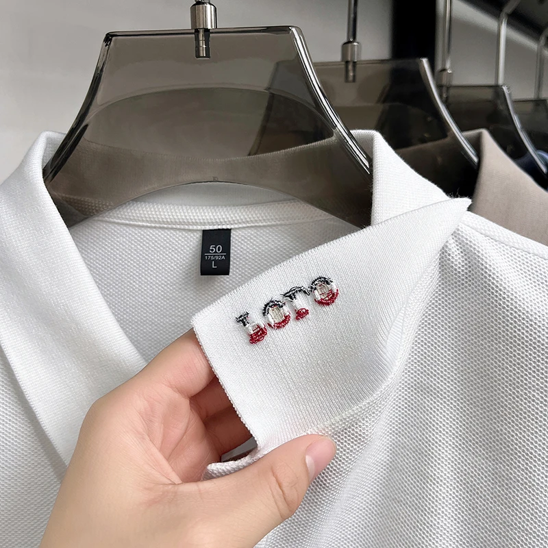 100% Baumwolle Herren Kurzarm-Poloshirt mit Kragen, Knöpfen und Buchstaben-Stickerei, Neues Sommer-Poloshirt, Lässige Mode, Atmungsaktive Herrenbekleidung – Detail 5