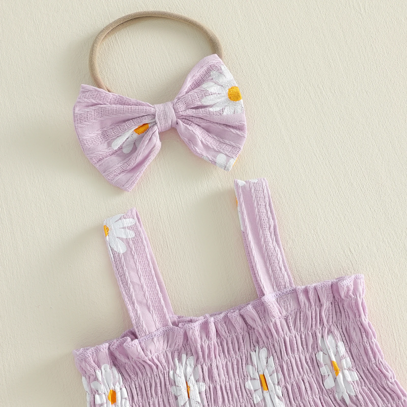 Conjunto de 3 piezas de ropa de verano para bebé niña: top sin mangas con estampado de margaritas y fruncido, mini shorts y diadema con lazo.