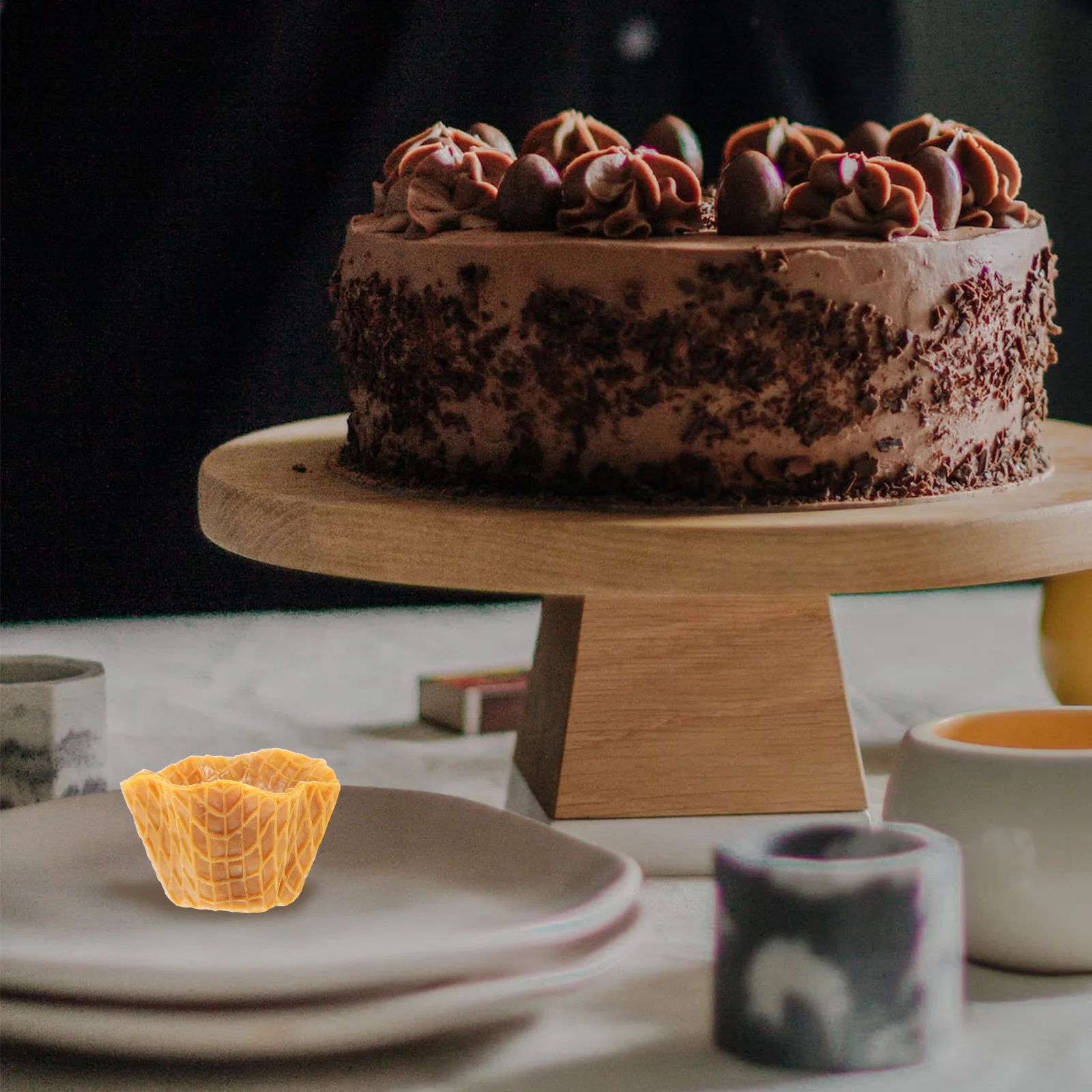 4 Pcs Simulated Cake Holder Realistic Cupcake Liner Decor Lifelike Artificial Liners for Desk Cabinet Photography Prop Toy Model