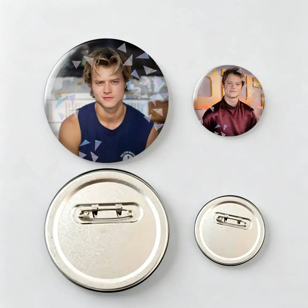 Actor Rudy Pankow-w Brooch Metal Badge Brooch, Fashion Decorative Pins for Hat Bag Clothing Decoration Gift,Souvenir.