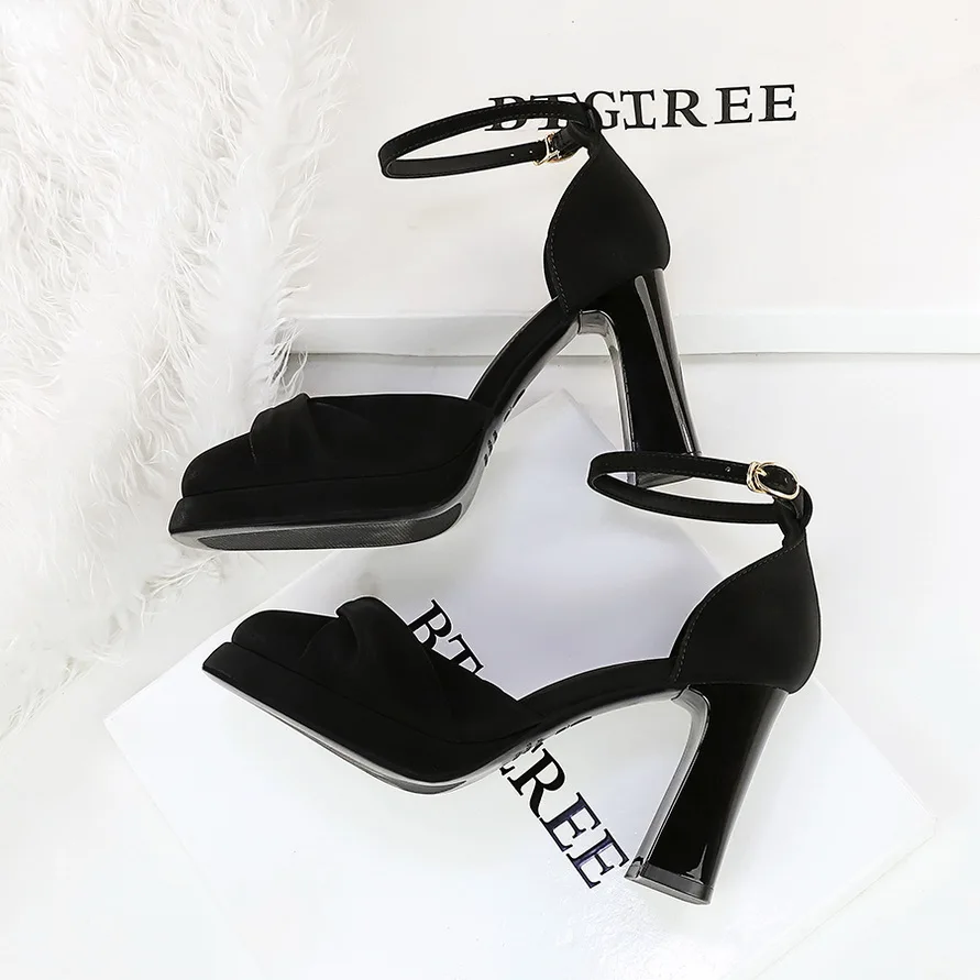 Fashion Women's Pumps Round toe Chunky Block Heels Platform Solid Color 9cm Sandals Shoes Belt Buckle Shallow Mouth Dress Sandal