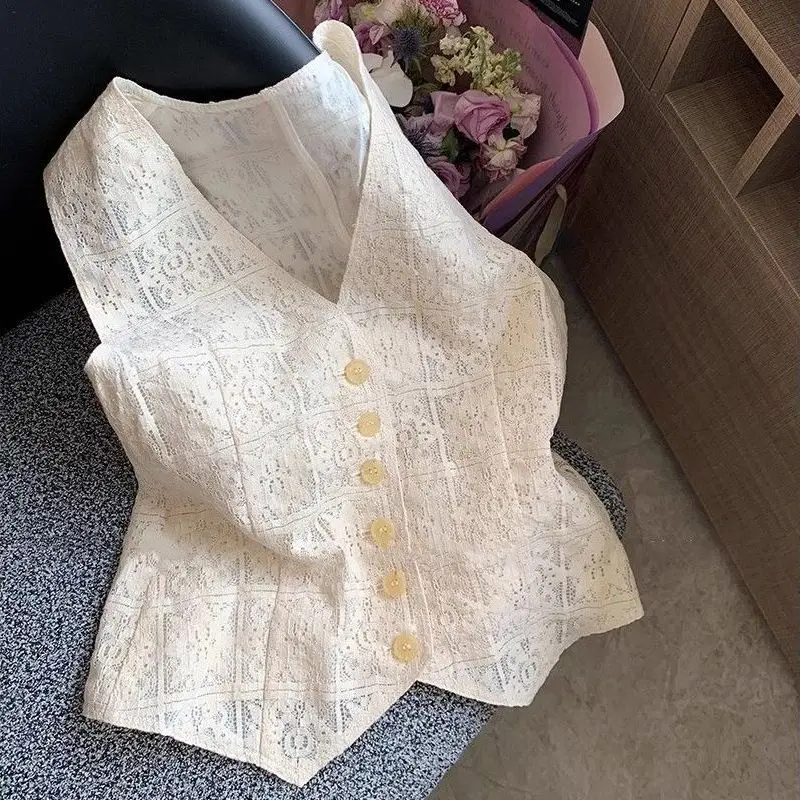 

Элегантный кружевной топ с вырезами, женская безрукавка, тонкая майка, летняя модная верхняя одежда, универсальный легкий укороченный фасон