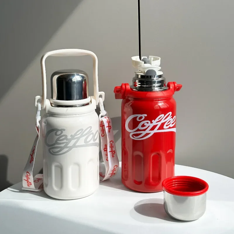 Coca Cola Cup King Kong Cup Outdoor Student Tragbarer Riemen High Beauty Isolierbecher aus Edelstahl 316, großes Fassungsvermögen