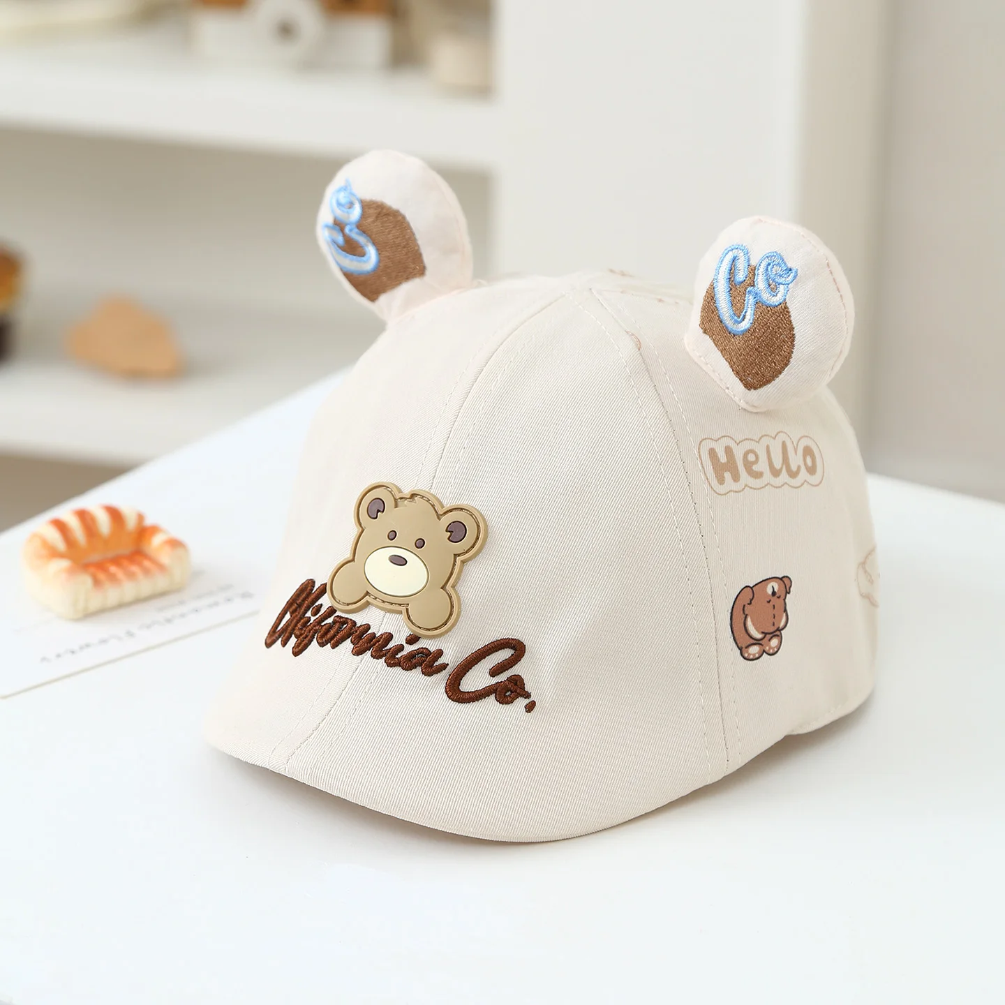 

Children's embroidered letter bear patch hat with bear ear design, retro and artistic style, suitable for children aged 1-3