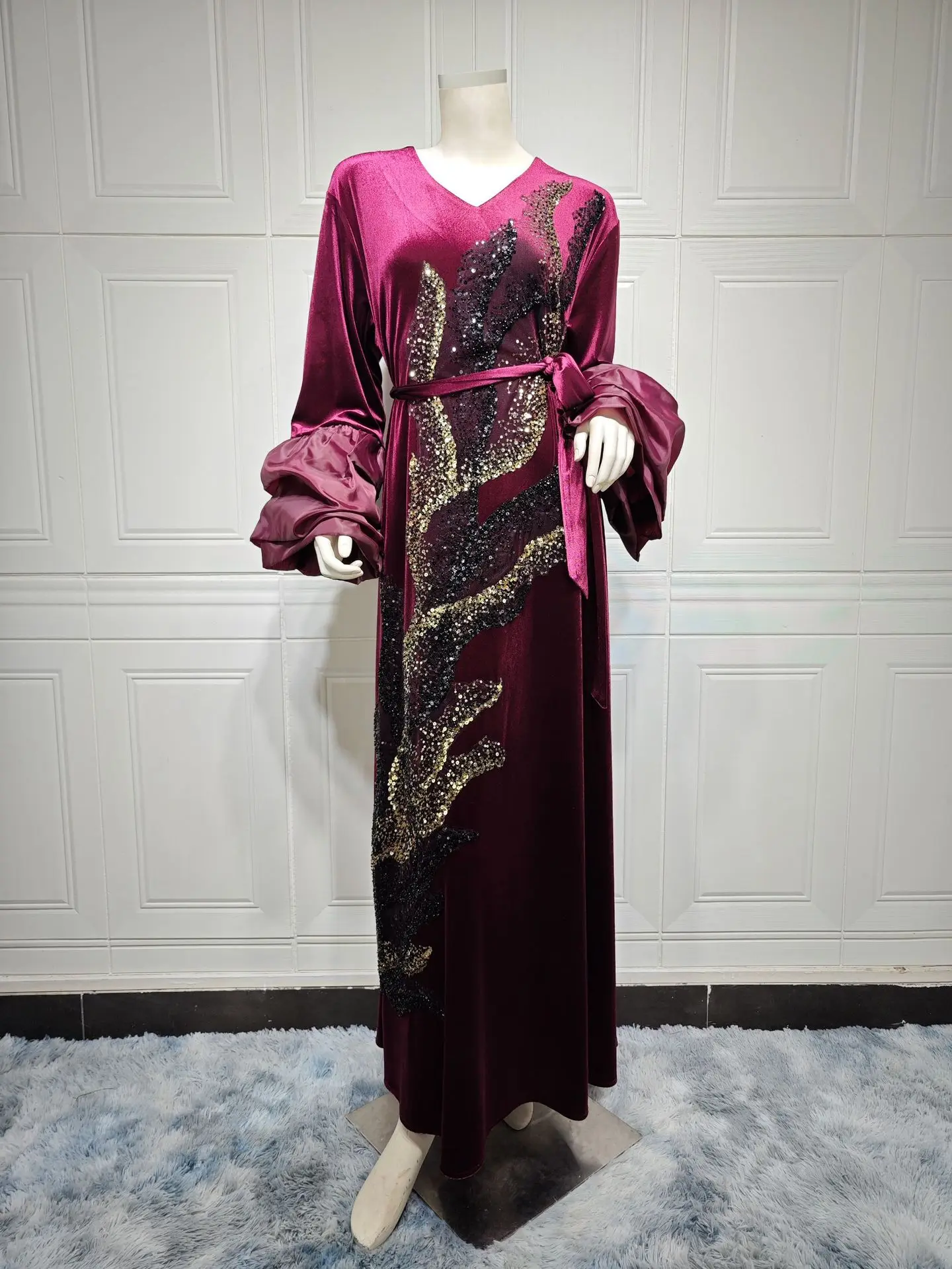 

Autumn Winter Embroidery Muslim Dress for Women Dubai Abaya Canary Velvet Long Dress Femme Lace-up Islamic Turkish Sequin Kaftan