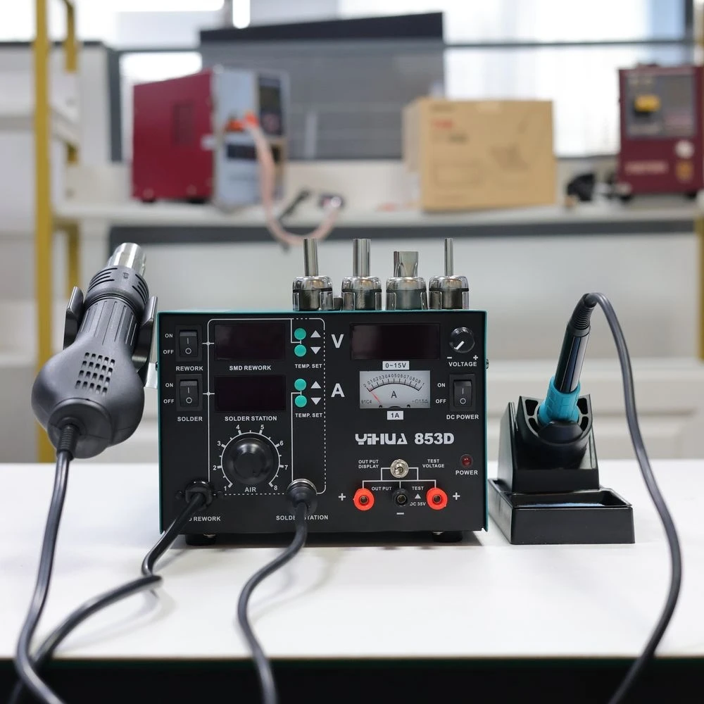 

YIHUA 853D 1A 760W Паяльная станция 3-в-1 Термофена + утюг + источник питания постоянного тока 15 В 1 А