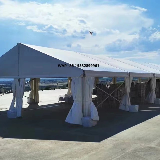 The latest model of tents are currently popularly sold online.
