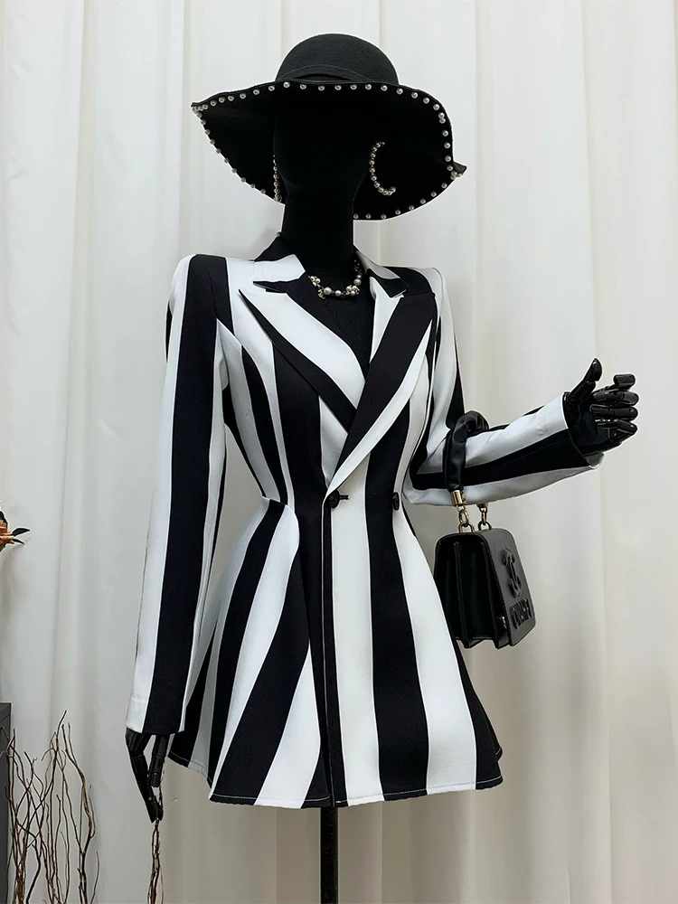 

Pigno Women's ort Sle Suit Slim Fit Waist-Cinching Long Sve Bla White Stripes Faionable New Arrival Spring 2026