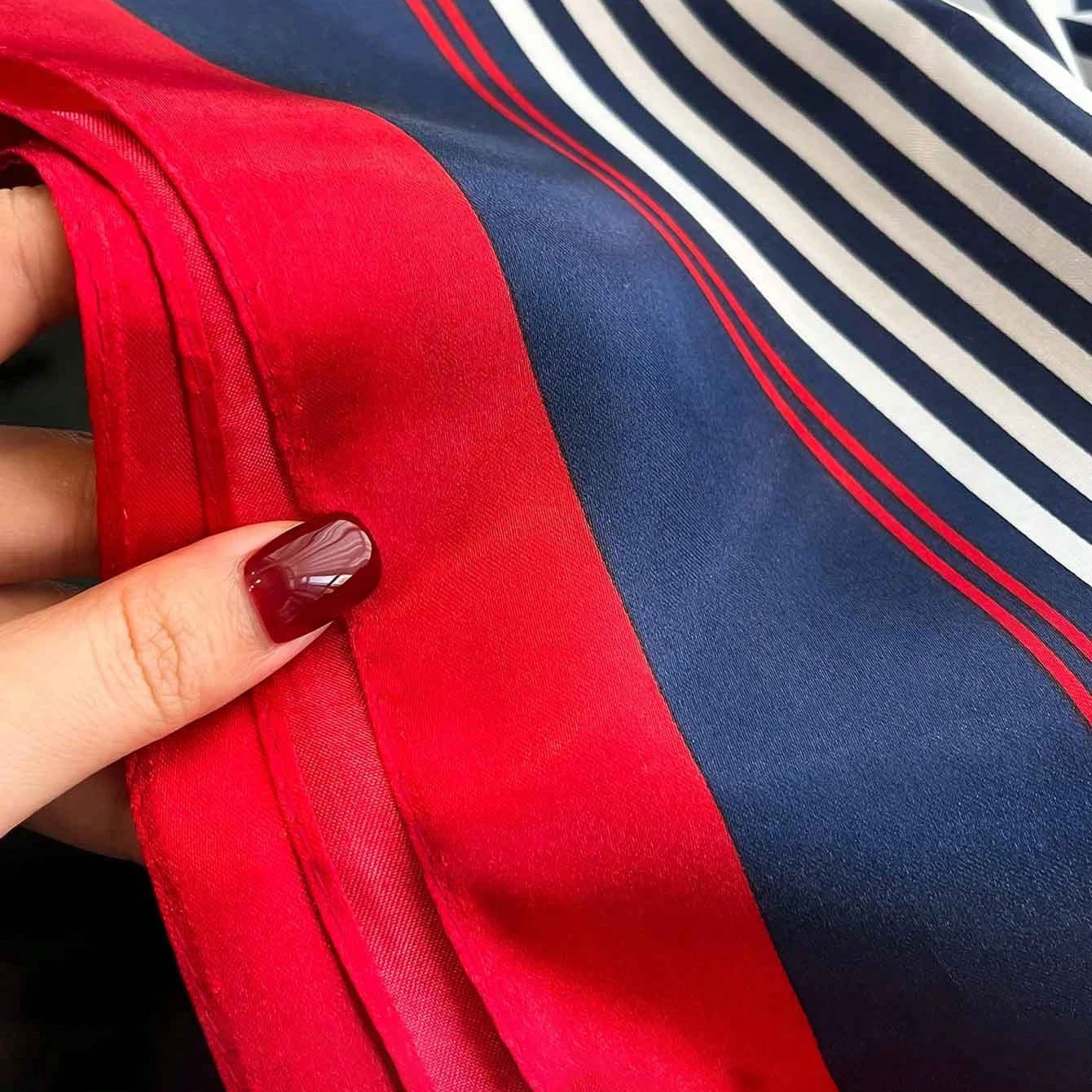 1pc Luxury Silk Hair Square Scarf Women Satin Neck Tie Hand Wrist Foulard Summer Print Shawl Wraps Head Kerchief Hijab Bandana