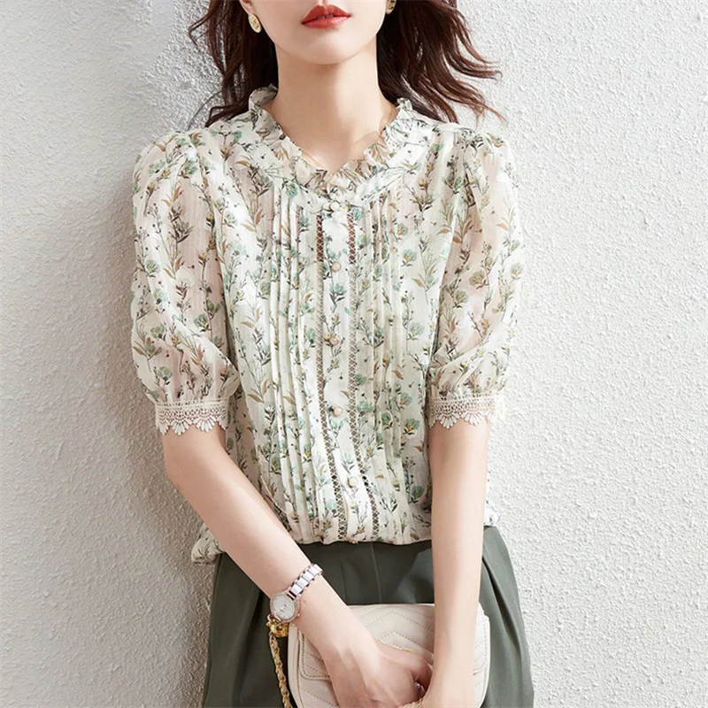 

Luxury Women's Floral Print Chiffon irt with Lace Trim European Brand Cut Label Silk Top Korean Sle Commute Pattern