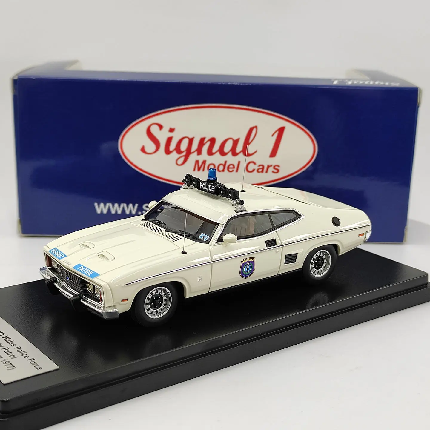 Signal 1 1:43 Scale Falcon New South Wales Highway Patrol 1977 Resin Car Model