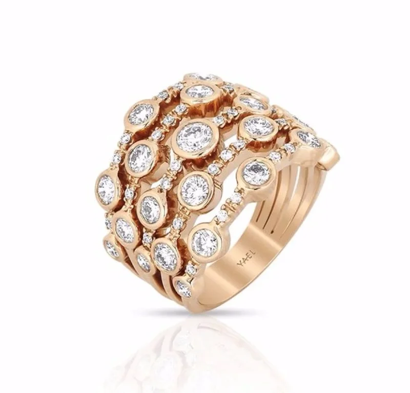 Luxury Rhinestone-Encrusted Ring for Women Trendy Catwalk Style Fashion Model Engagement Party Jewelry