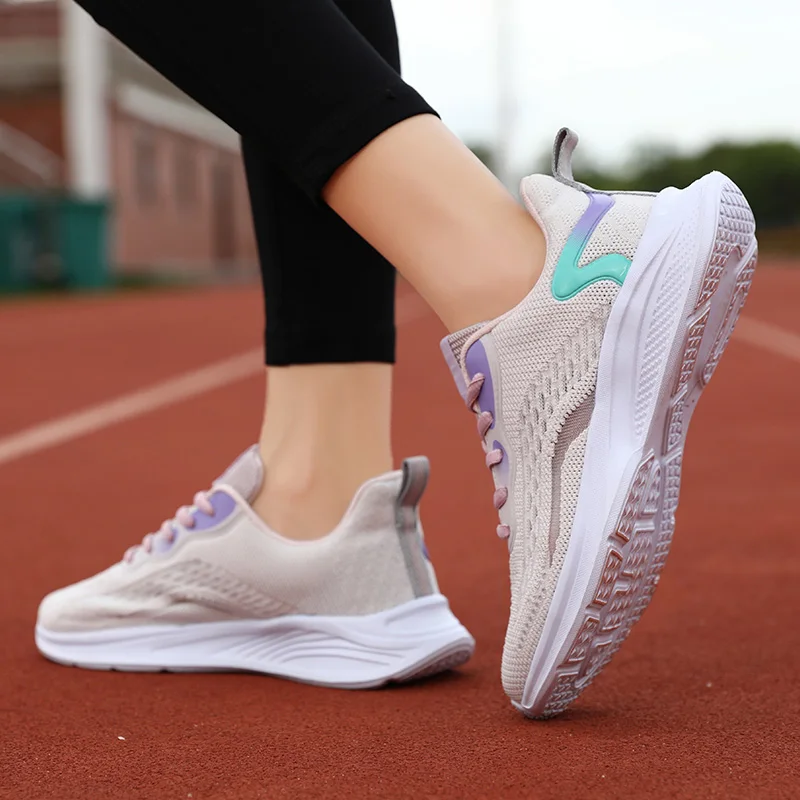 Sports shoes women\'s shoes mesh surface breathable students light soft sole 2024 autumn non-slip casual running shoes