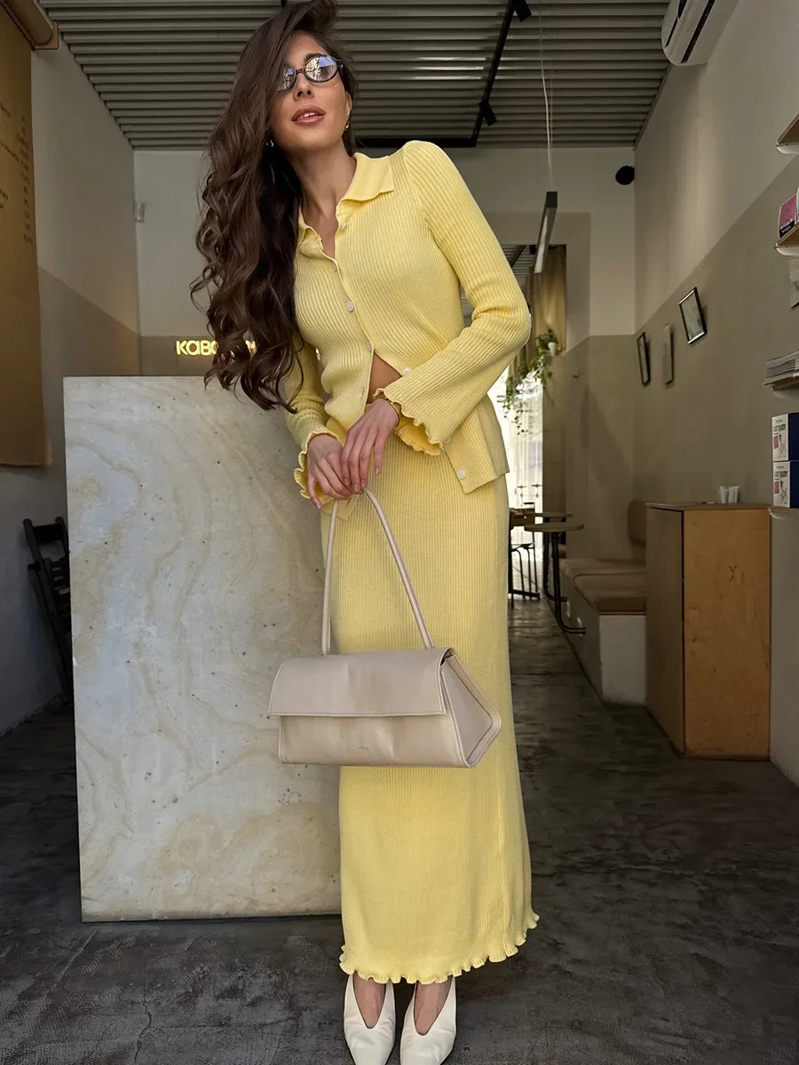 Blubelle المرأة الجديدة الخريف الشتاء بولو الرقبة طويلة الأكمام مضلع سترة متماسكة تنورة مجموعة زر الجبهة مرونة عارضة مجموعة