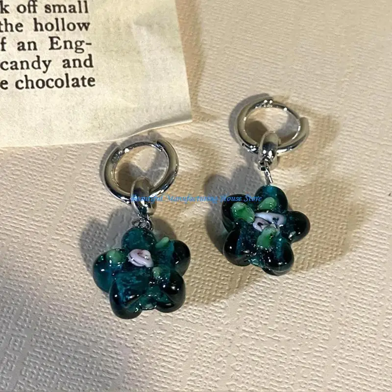 

E56A Clear Flower Acrylic Resin Flowers Earrings Silver Plated Vintage Earrings