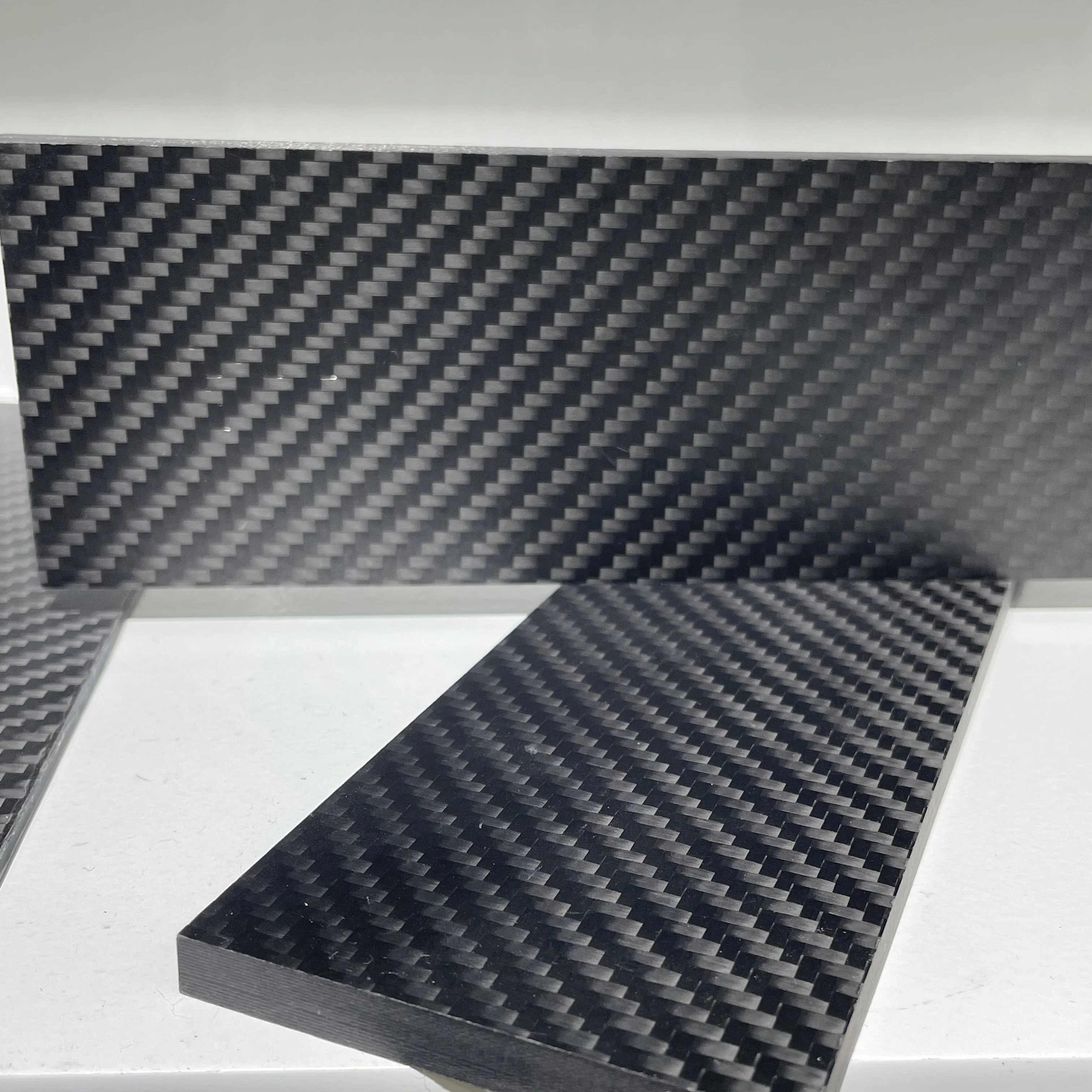 

ISO Certified 2mm Carbon Fiber Plate High Purity Lightweight High Strength Panel for Aerospace Automotive Industrial Application