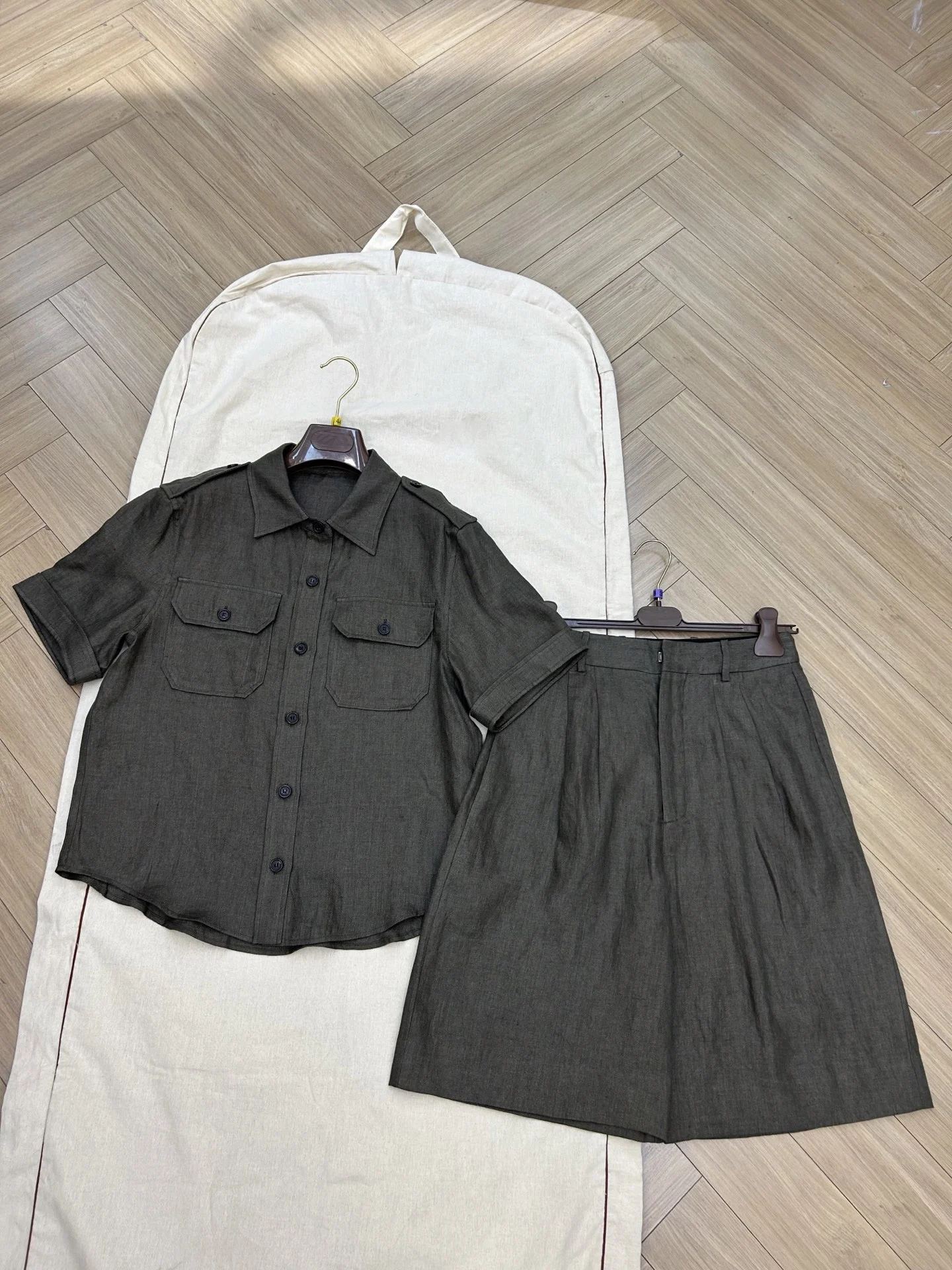 

New High Quality Fashion Commuter Linen Suit For Women In Spring And Summer 2025