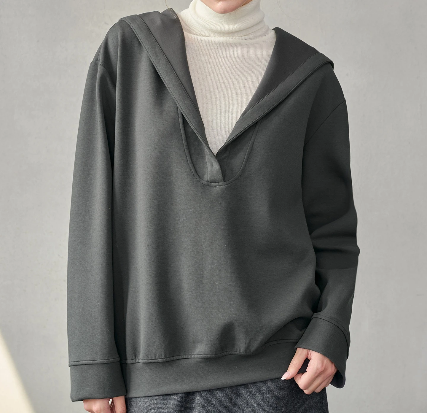 

Autumn and Winter New Pullover Solid Color Long Sleeved Top V-neck Hooded Loose Casual Sweatshirt for Women