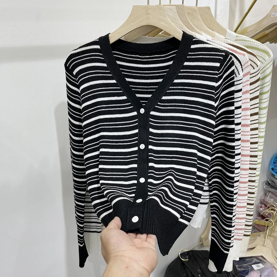 

Women's Ice Silk Casual Long Sleeve Outerwear Color Blocked Striped Cardigan Autumn V-neck Slim Single Breasted Knitted Sweater
