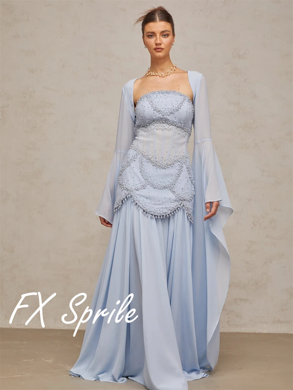 Maßgeschneidertes einfaches Chiffon-Abendkleid, modisch, trägerlos, mit langen Ärmeln, Heimkehrkleider, weicher Sweep-Zug, Vestido De Festa