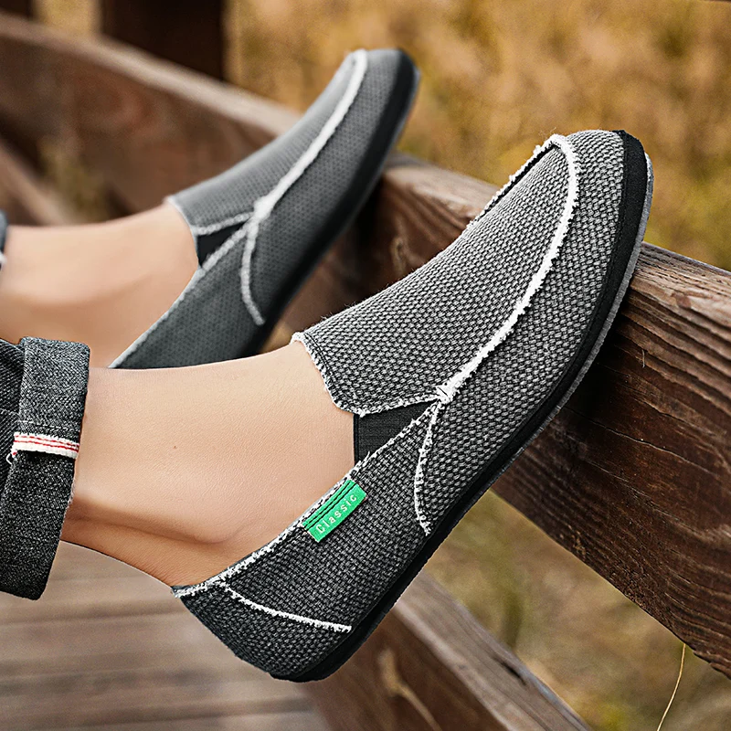 New men canvas shoes breathable casual shoes high quality men slip-on loafers lightweight outdoor simple moccasins walking shoes