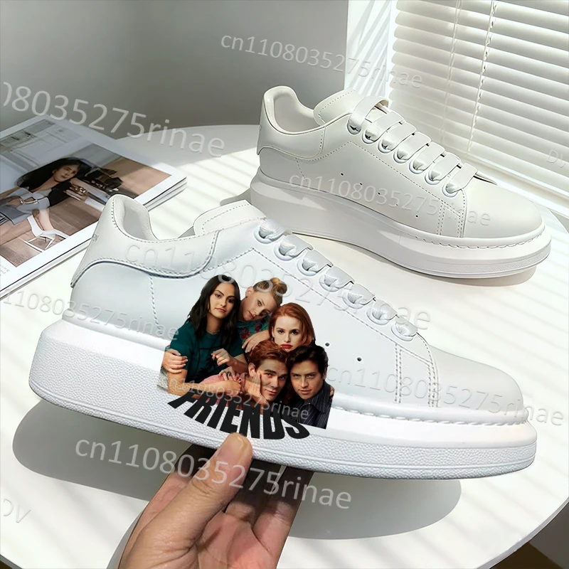 

Popular FRIENDS Design series Adult casual shoes For man woman PU leather Lightweight breathable sneakers Footwear Gift
