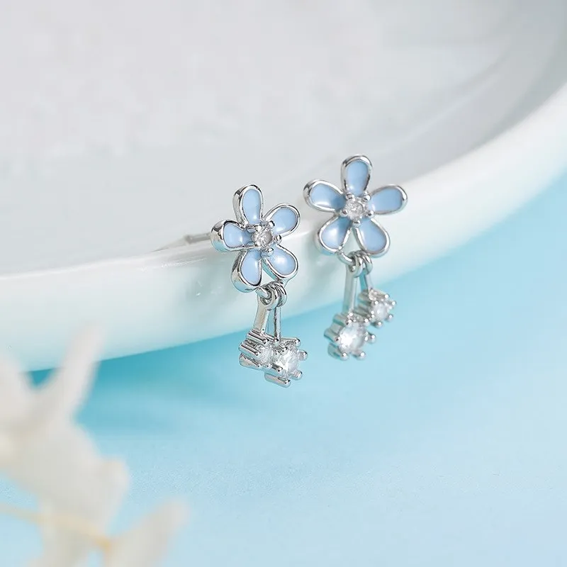 

Модные серьги-кисточки Sweet Daisy для женщин, новинка 2025 года, цветочные украшения для ушей, стильный аксессуар без указания бренда