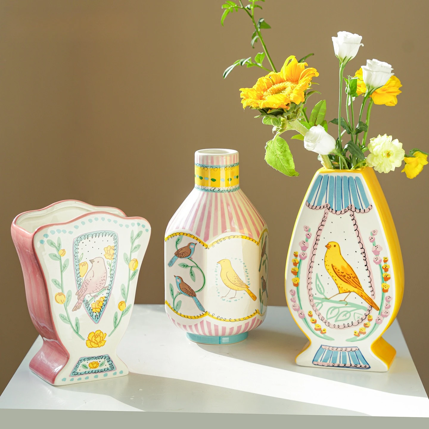 Vintage high-end color hand-painted ceramic flower arrangement living room dining table art ornament