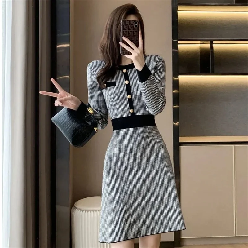 Xiaoxiang Style High-end Qianniao Grid Base Knitted Dress Long Sleeved 2024Autumn New Loose Versatile Temperament Slimming Dress