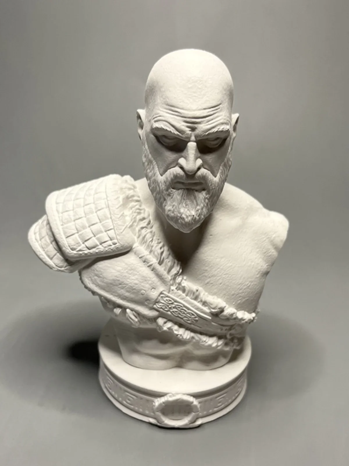 

Model plaster statue Kratos sculpture creative desktop personalized ornament