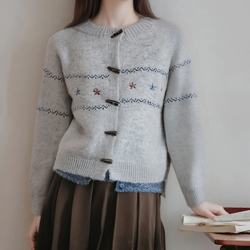 

Autumn and Winter New Round Neck Cow Horn Button Knitted Sweater Cardigan Women's Casual Versatile Sweater