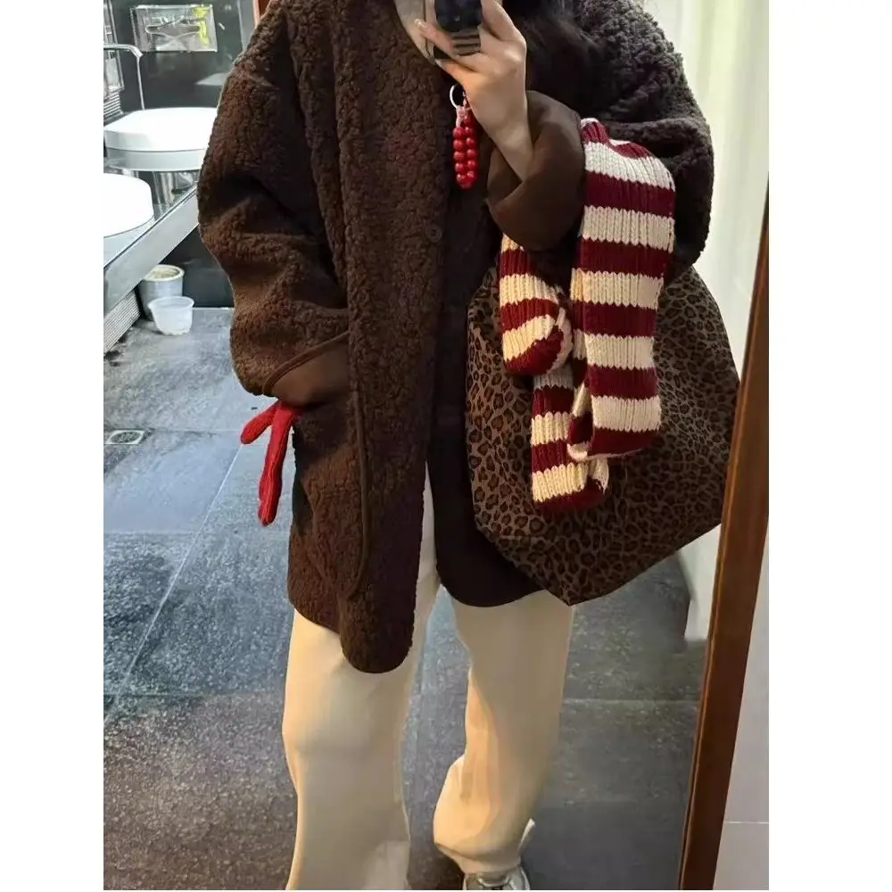 

Коричневая куртка из овечьей шерсти, утепленная зимняя верхняя одежда, женское свободное пальто с эффектом похудения, стандартная версия, с цепным швом, из полиэстеровой ткани