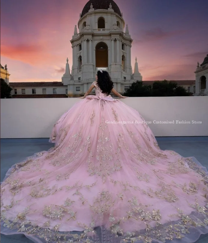 Pink Princess Luxury Quinceanera Dresses 2024 Cathedral Train One Shoulder Lace Inlay Beaded Mexico 15 Dress vestido festa