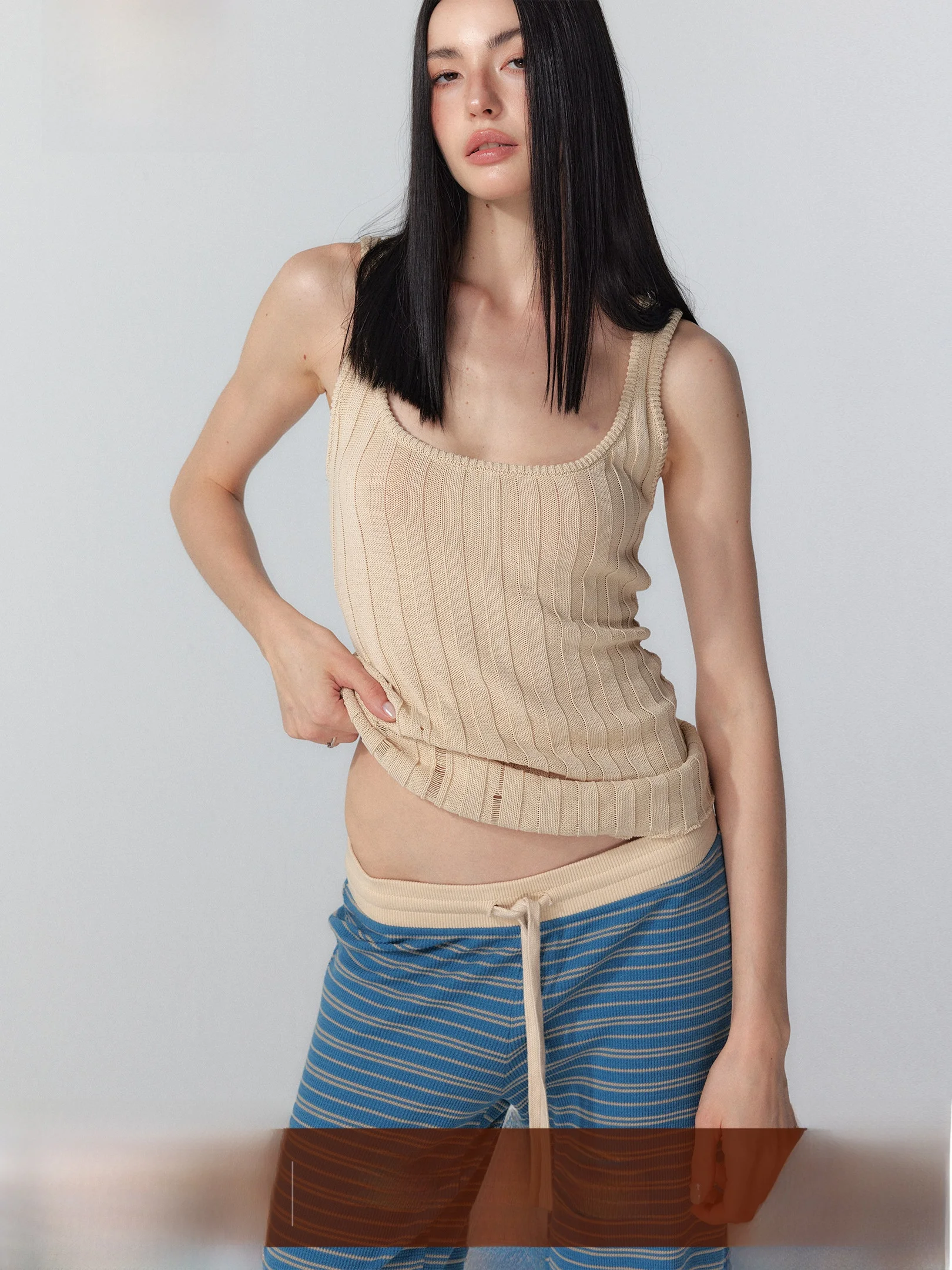 

Three Goood Slim Fit Knitted U-Neck Vest Casual Style Base Layer Top Nylon Fabric Women's Inner Wear Casual Fashion Vest