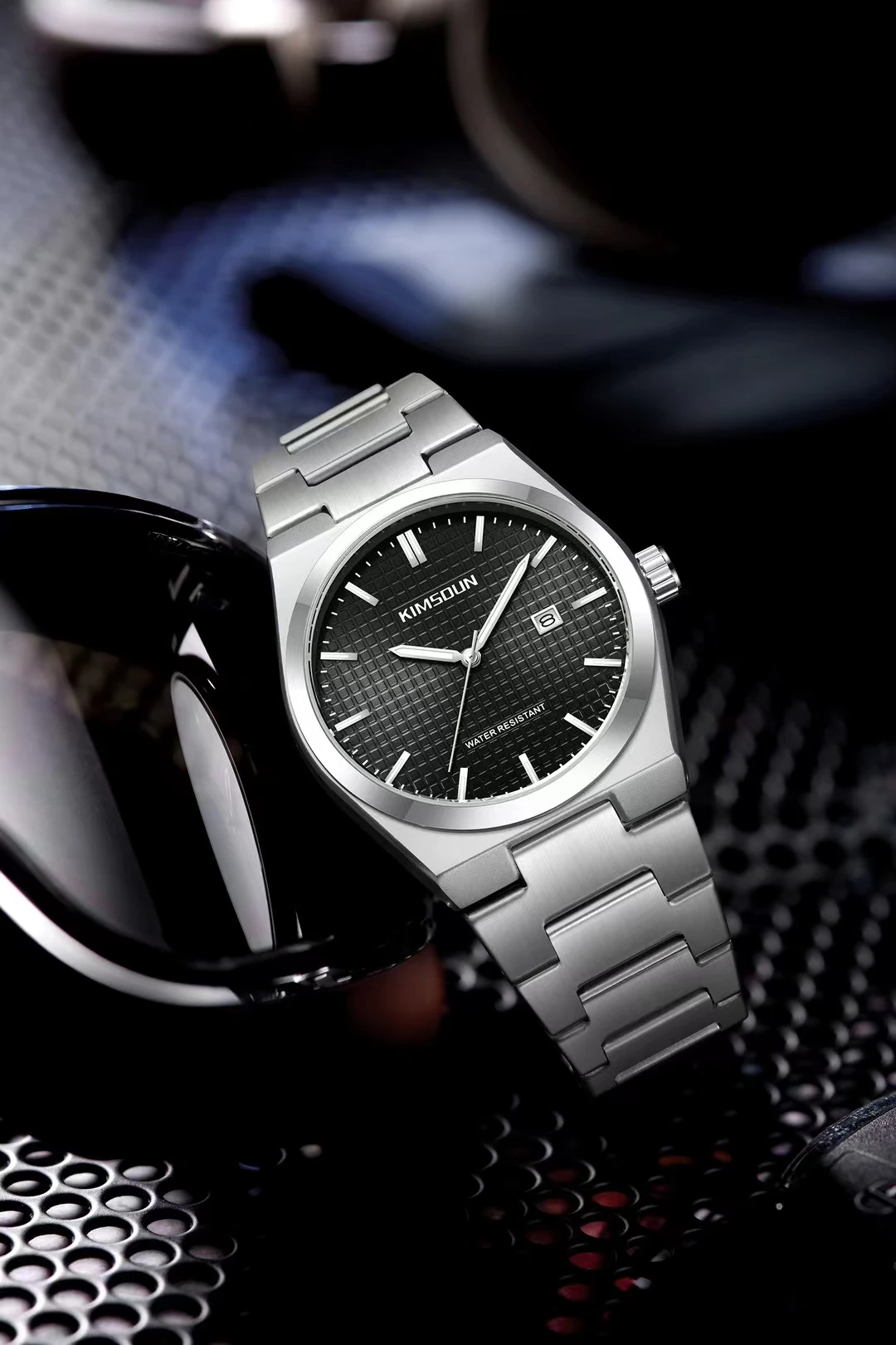 Men Silver Stainless Steel Quartz Wristwatch Grid Textured Black Dial Single Date Display Waterproof Business Dress Watch Classi