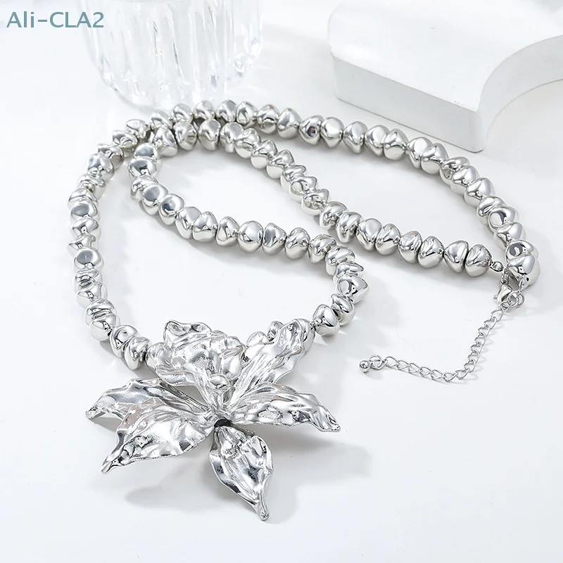 2024 New Silver Oversize Flower Pendant Necklaces For Women Vintage Statement Jewelry Choker Necklace Gifts