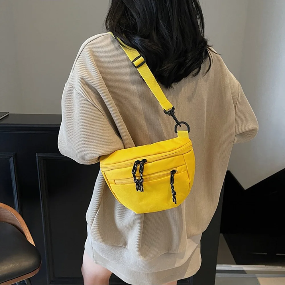 حقائب نصف قمر من النايلون على الطراز الكوري مقاومة للماء بسعة كبيرة حقيبة كتف زلابية كاجوال تناسب الجميع حقيبة كروس رياضية للنساء