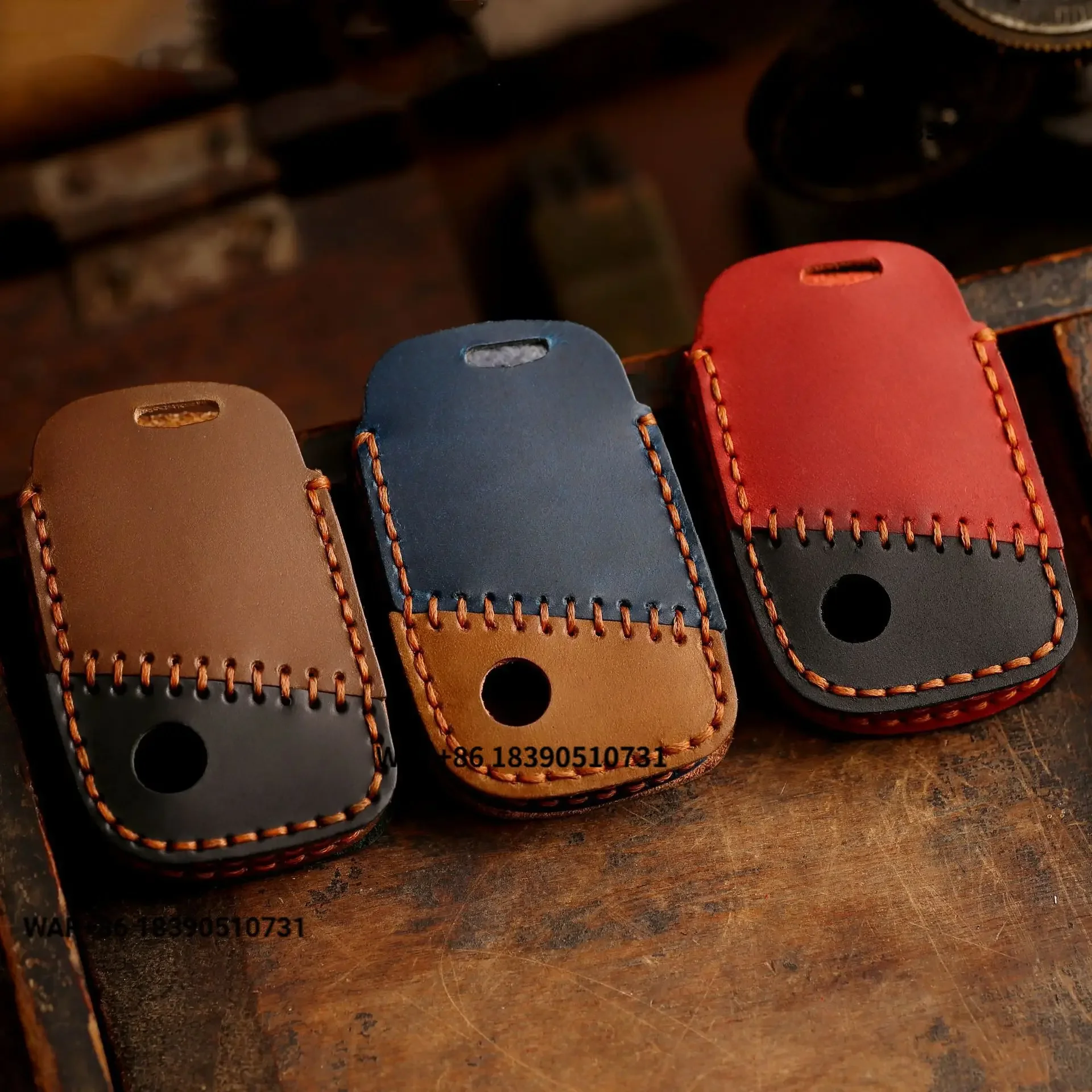 

Suitable for key bags Passat Golf, Magotan Crazy Horse leather key bags and genuine leather car key chains