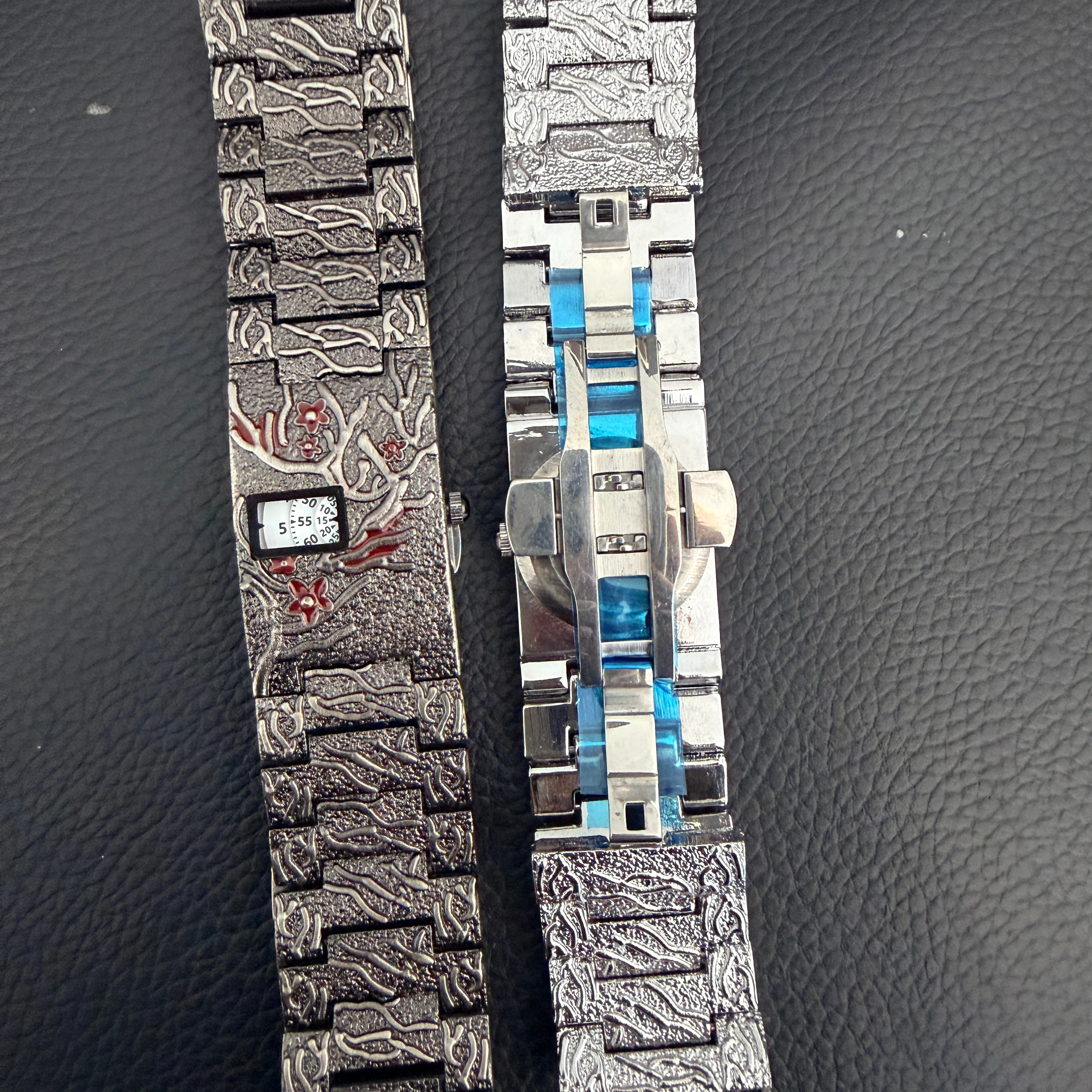 Men's Quartz Watch Vintage Floral Engraved Metal Bracelet Rectangular Display Unique Retro Artistic Fashion Wristwatch