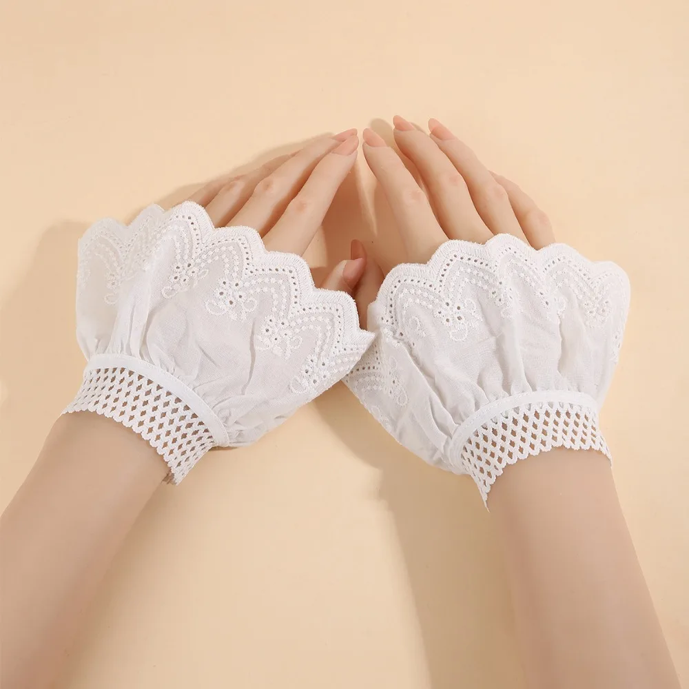 

Elegant Lace Ruffled Wrist Fake Sleeves Cuffs Costume Accessory Soft Lace Cuff Comfortable Wrist Cuff Stage Performance