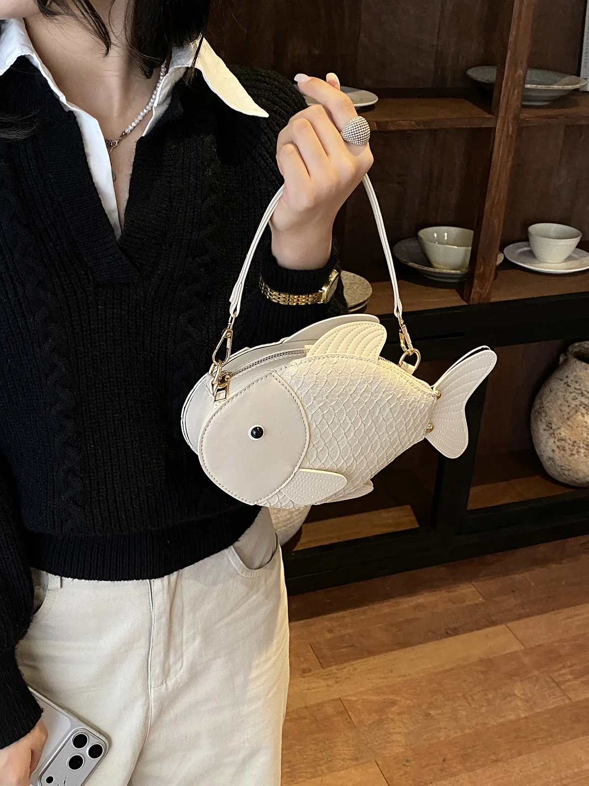 Women Fish Shape Handbag Cute 3D Fish Novelty Crossbody Purse Unique Animal Pattern Removable Strap Shoulder Bag for Party Daily